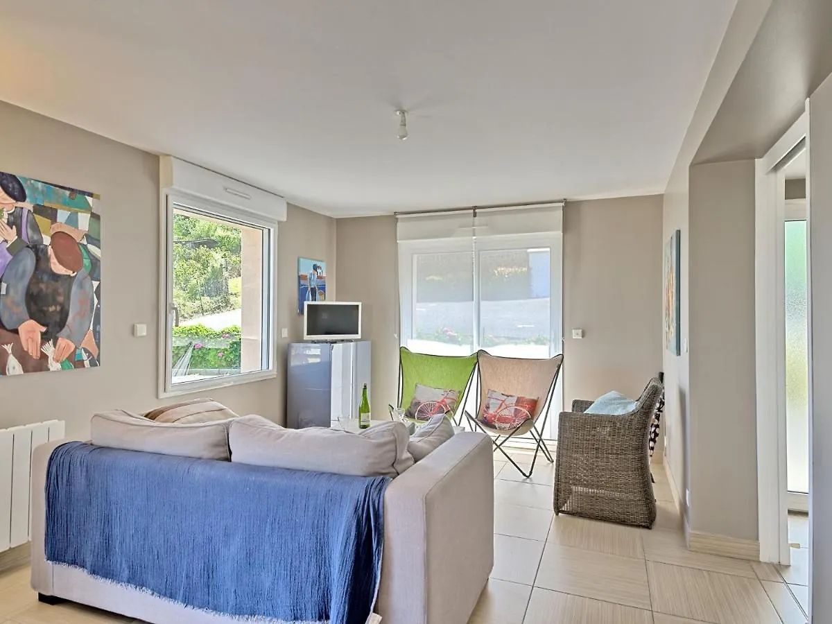Apartment Les Embruns By Interhome Binic