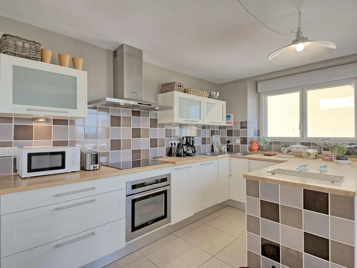 Apartment Les Embruns By Interhome Binic